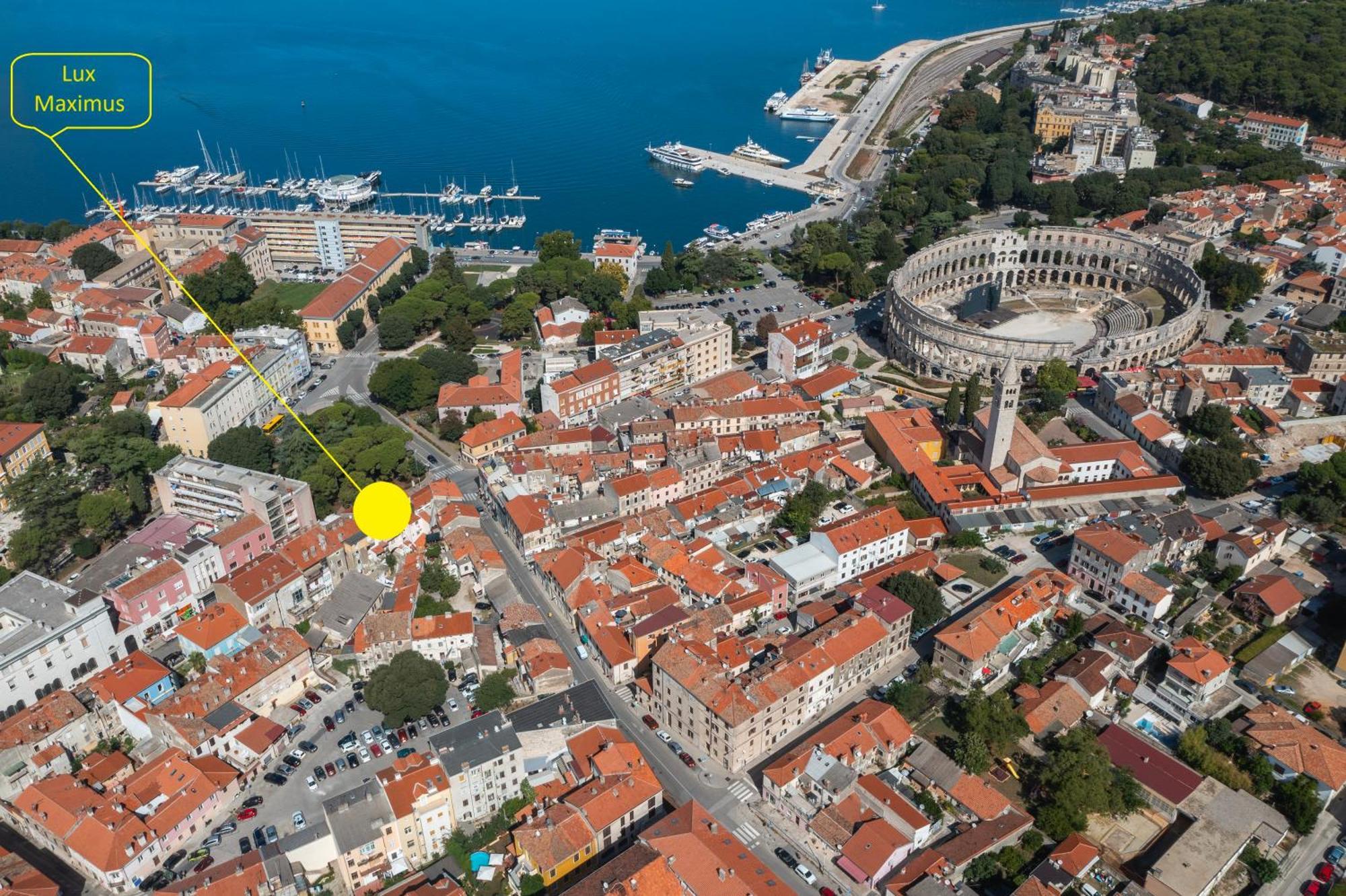 Lux Maximus Pula